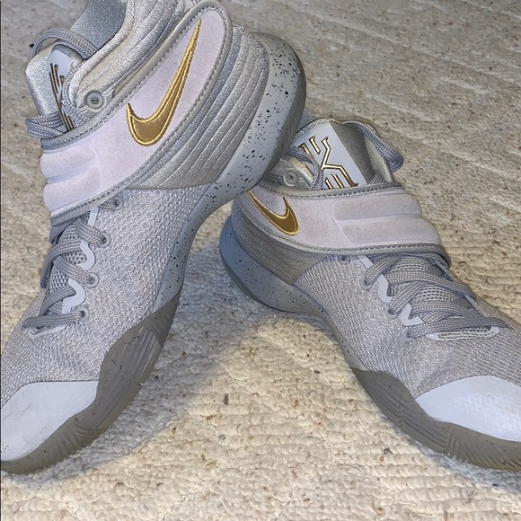 Men’s Nike kyrie 2 basketball shoes - Picture 1 of 7